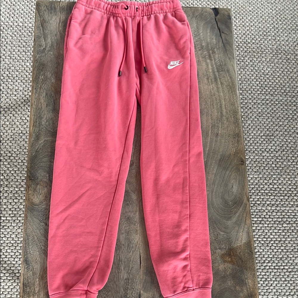 Nike Woman Pink Sweatpants (Small)